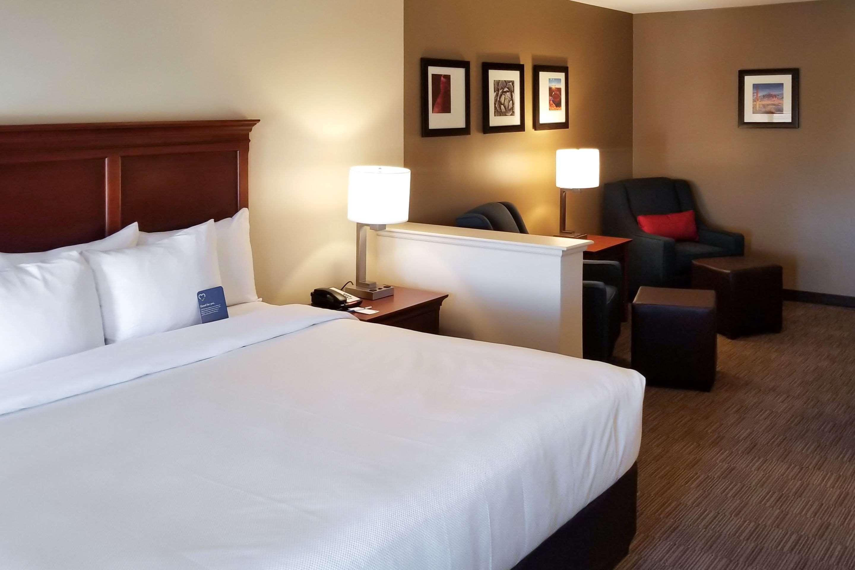 Comfort Inn & Suites Tempe Phoenix Sky Harbor Airport Экстерьер фото