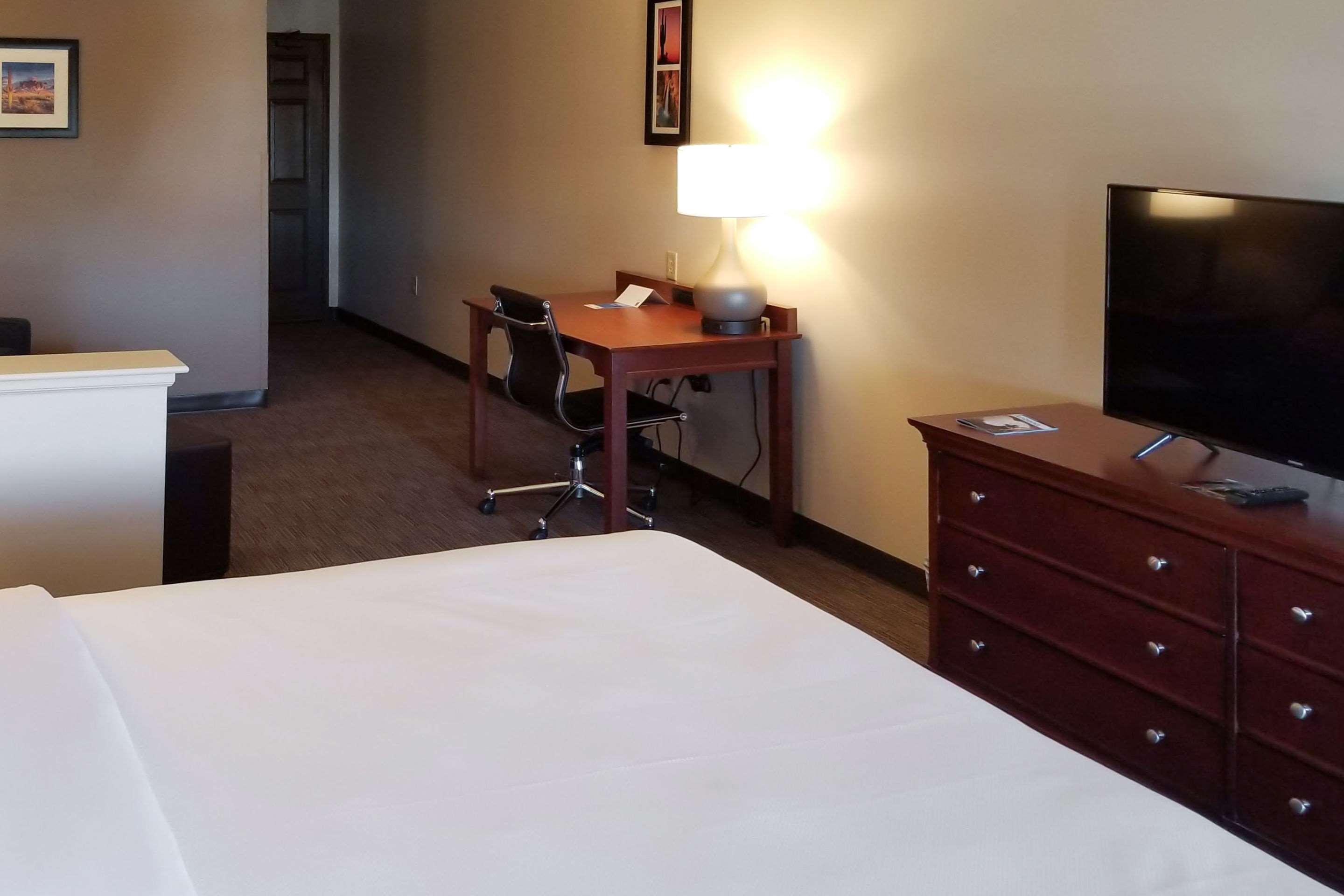 Comfort Inn & Suites Tempe Phoenix Sky Harbor Airport Экстерьер фото
