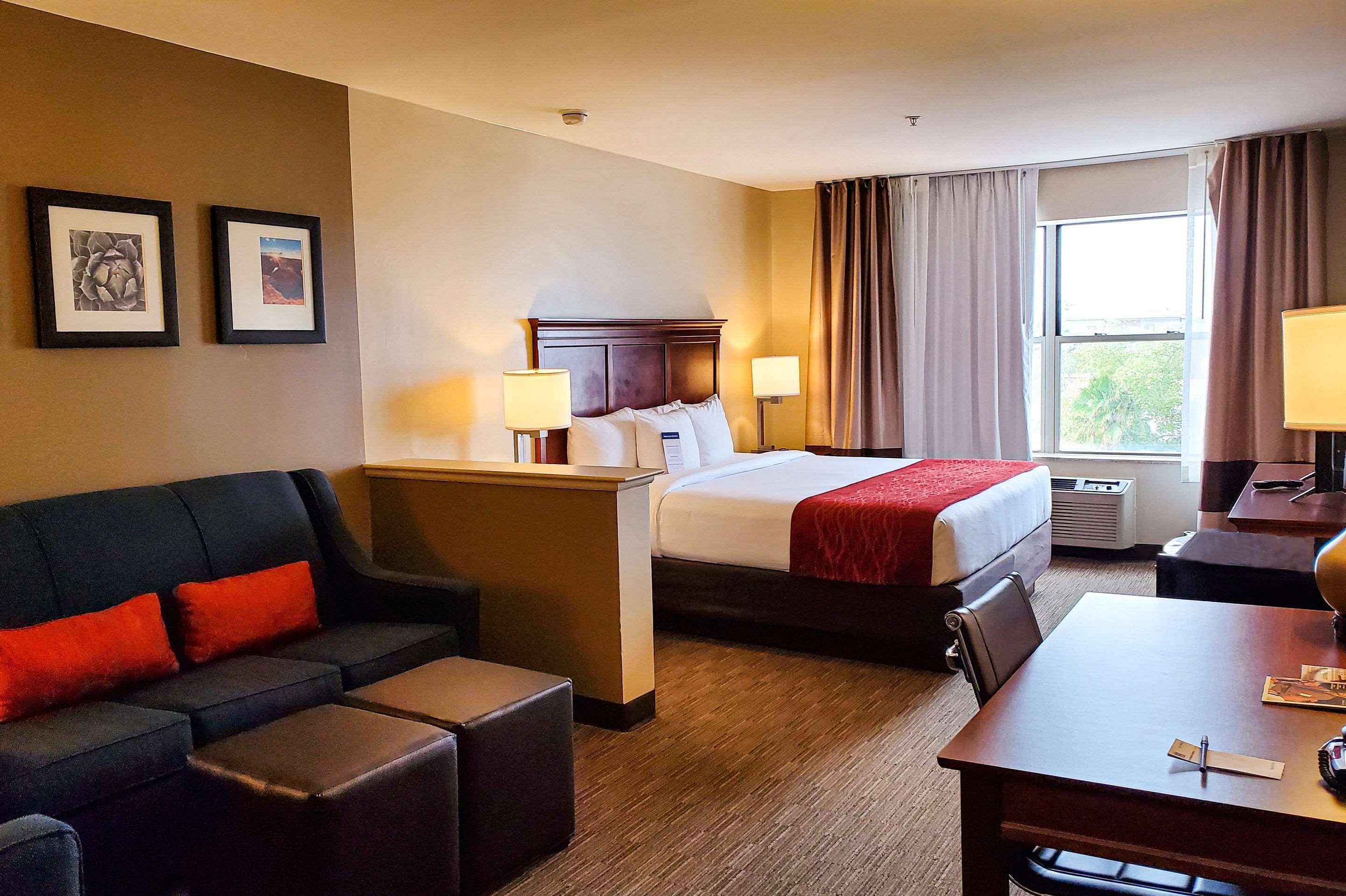 Comfort Inn & Suites Tempe Phoenix Sky Harbor Airport Экстерьер фото