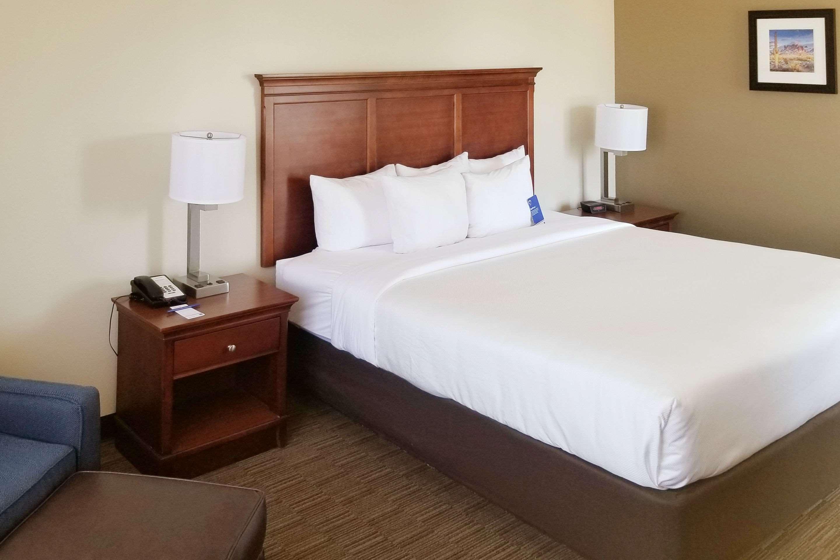 Comfort Inn & Suites Tempe Phoenix Sky Harbor Airport Экстерьер фото