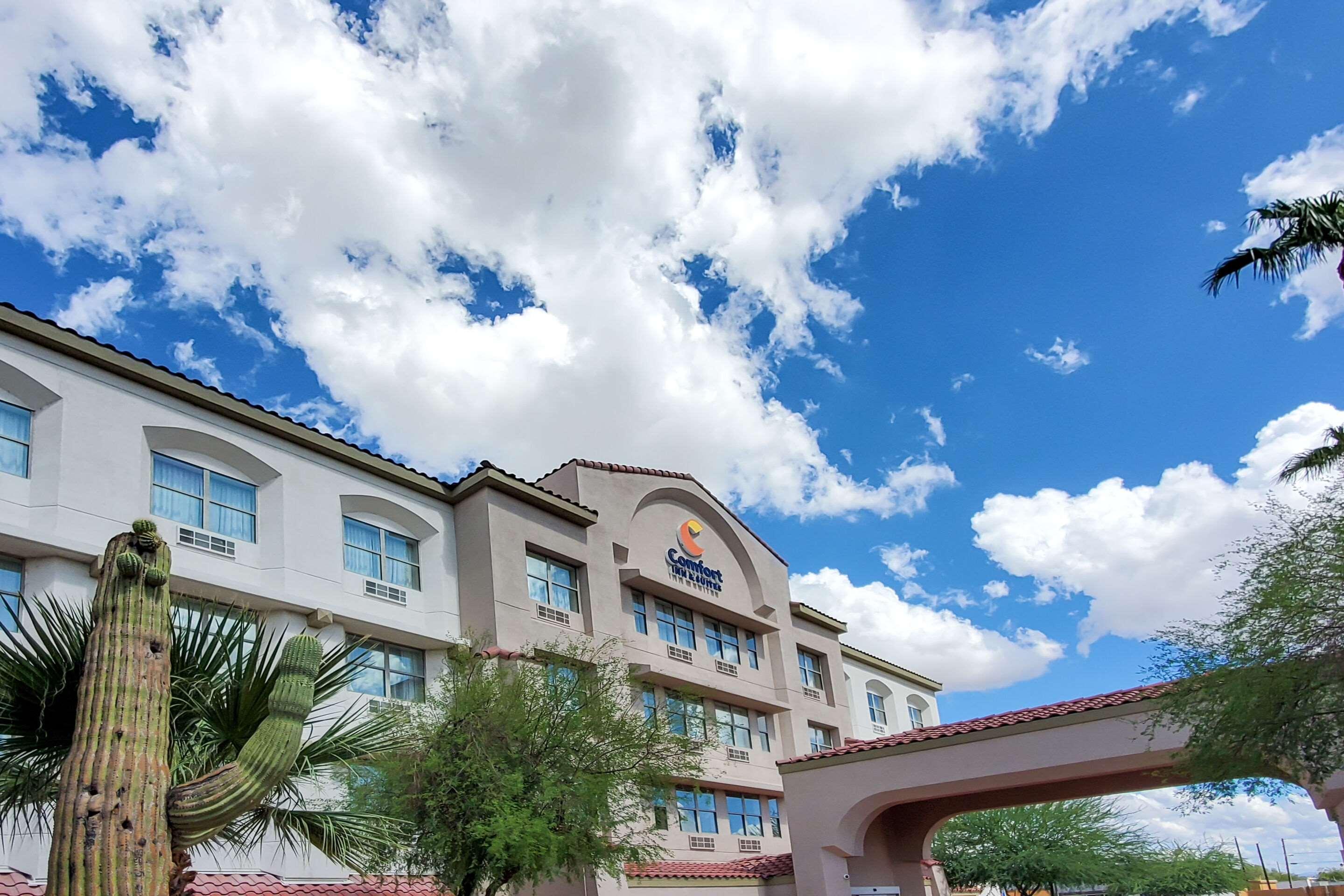 Comfort Inn & Suites Tempe Phoenix Sky Harbor Airport Экстерьер фото