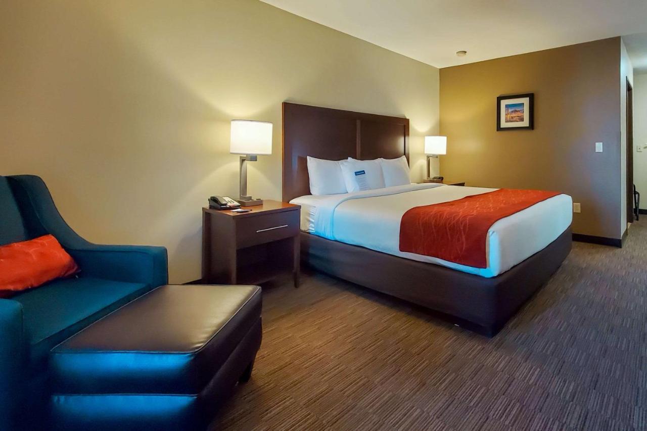 Comfort Inn & Suites Tempe Phoenix Sky Harbor Airport Экстерьер фото