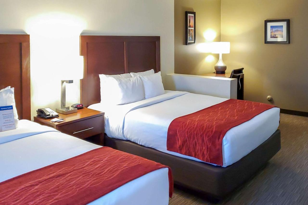 Comfort Inn & Suites Tempe Phoenix Sky Harbor Airport Экстерьер фото