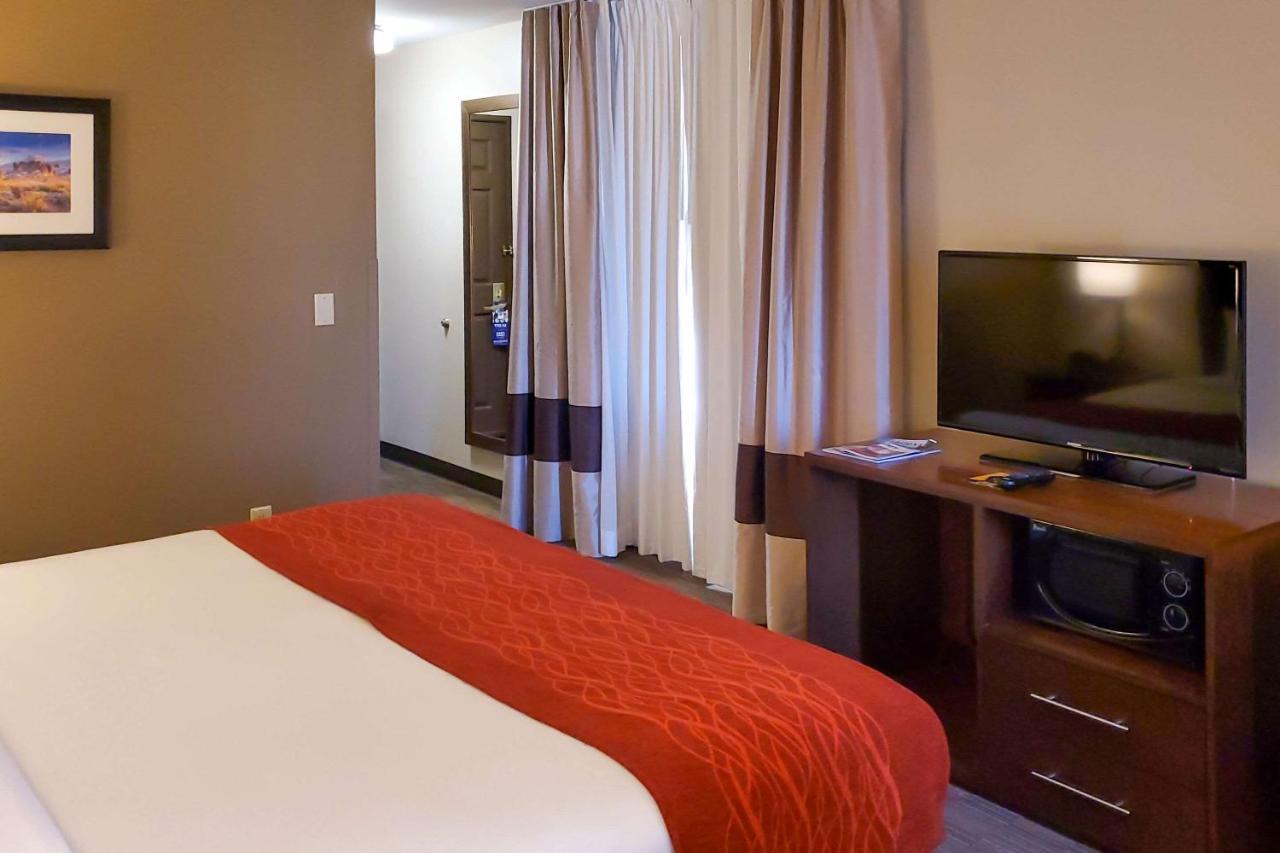 Comfort Inn & Suites Tempe Phoenix Sky Harbor Airport Экстерьер фото
