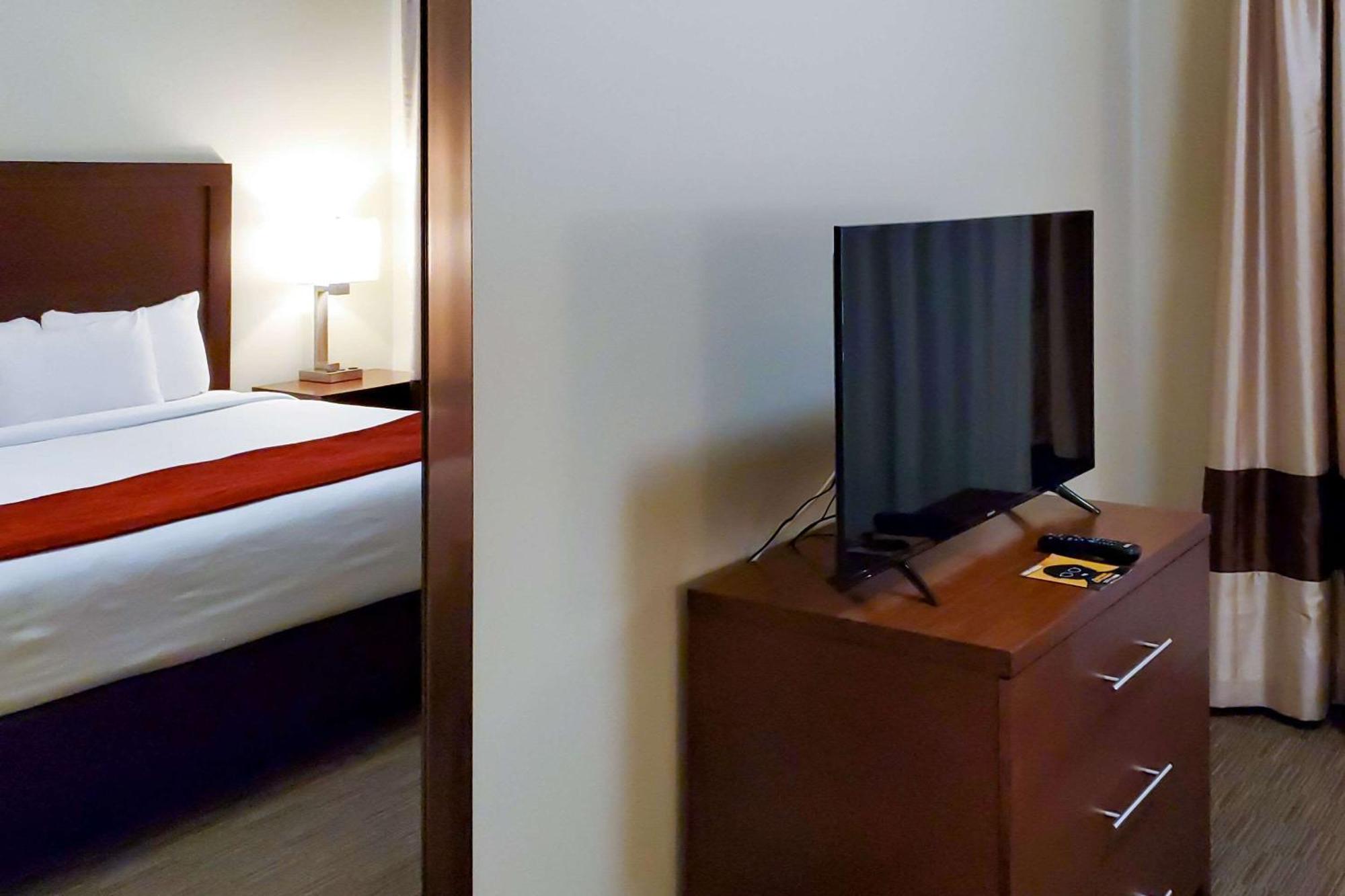 Comfort Inn & Suites Tempe Phoenix Sky Harbor Airport Экстерьер фото