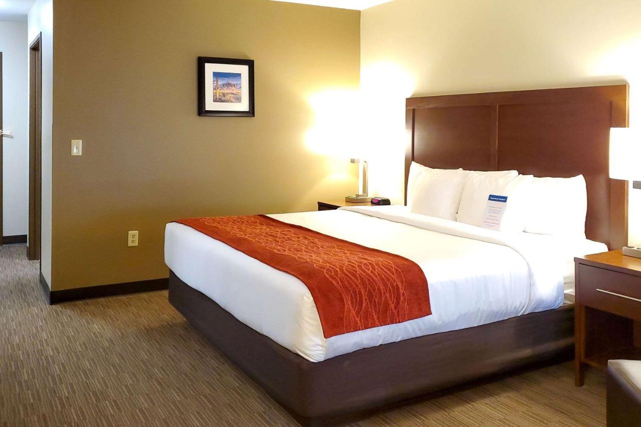 Comfort Inn & Suites Tempe Phoenix Sky Harbor Airport Экстерьер фото