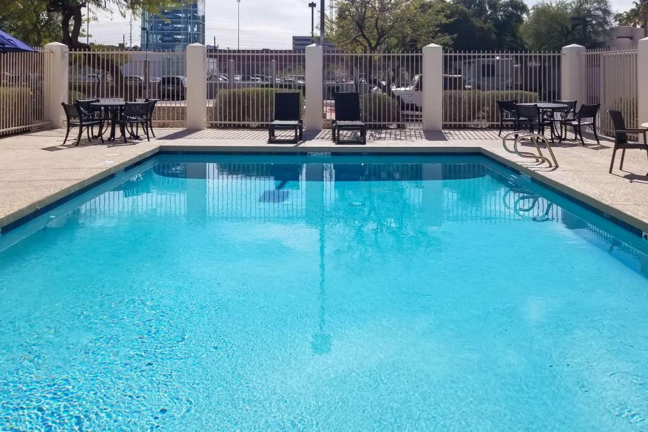Comfort Inn & Suites Tempe Phoenix Sky Harbor Airport Экстерьер фото