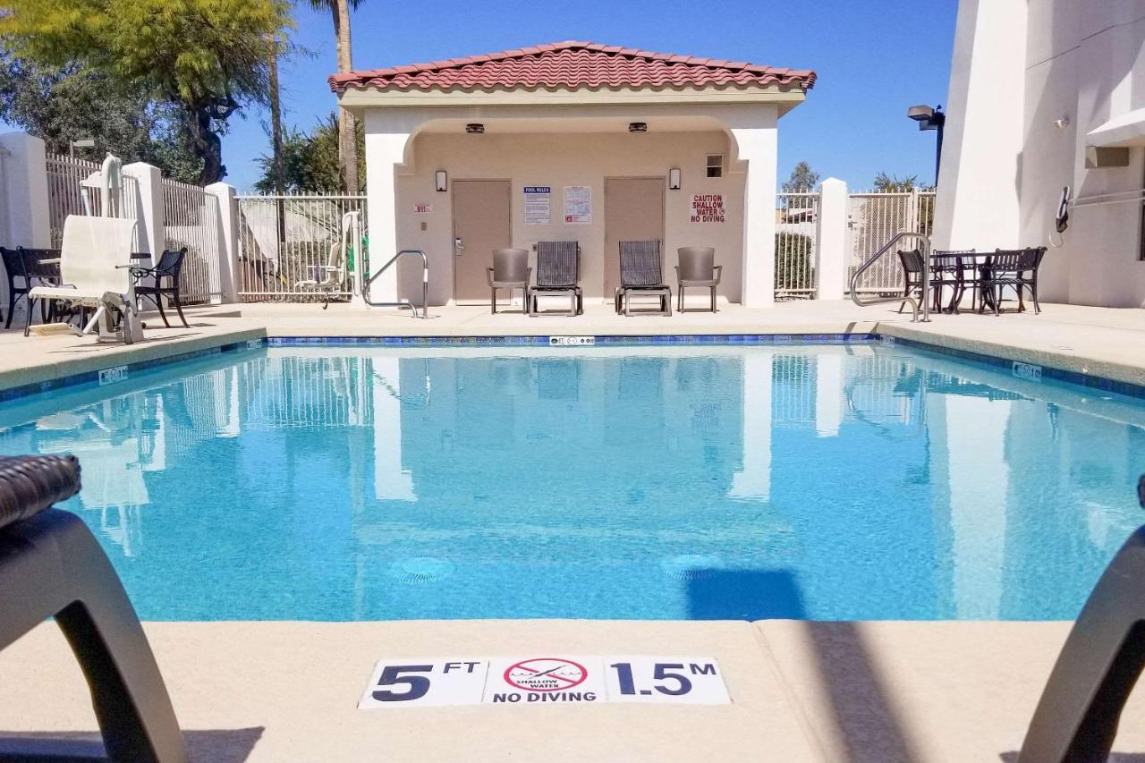 Comfort Inn & Suites Tempe Phoenix Sky Harbor Airport Экстерьер фото