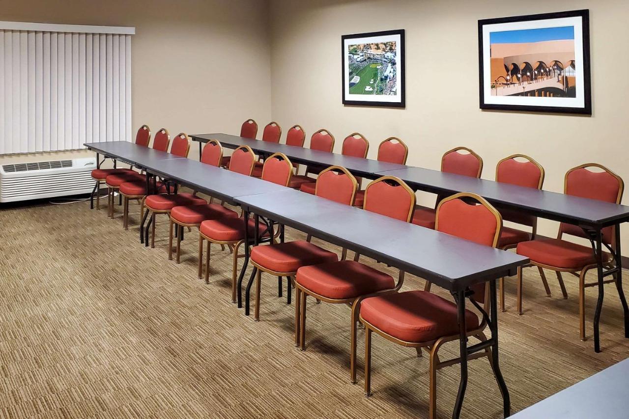 Comfort Inn & Suites Tempe Phoenix Sky Harbor Airport Экстерьер фото